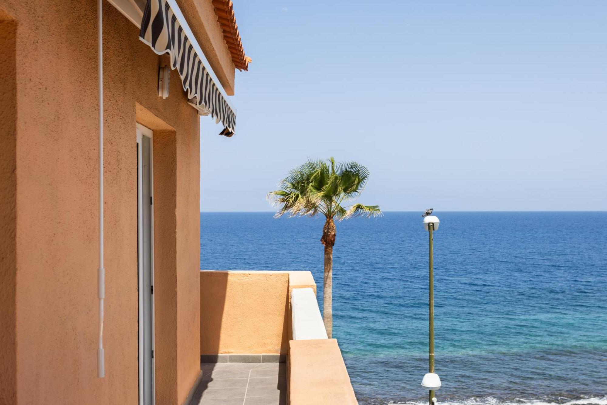 Home2Book Stunning Sea Front Caletillas, Pool 칸델라리아 외부 사진